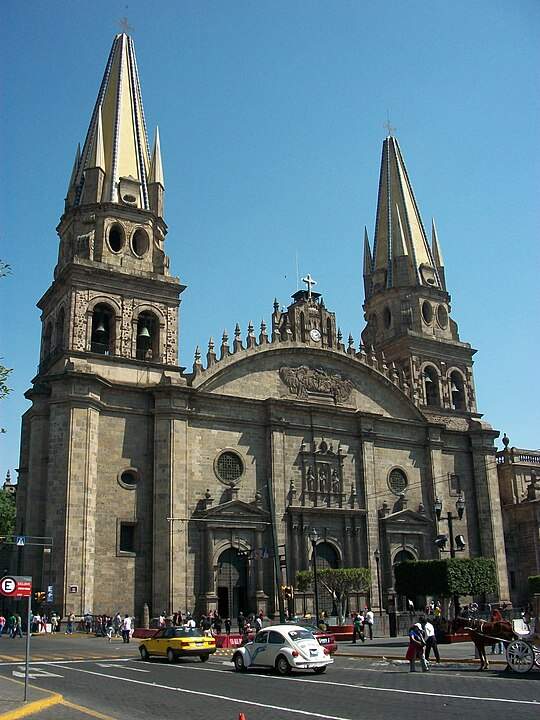 What to Do in Guadalajara: A Dive into the Rich Tapestry of Mexican 